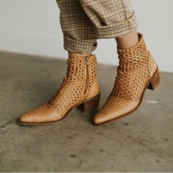 Wishbone Woven Double Zip Boot - Picture 14 of 16